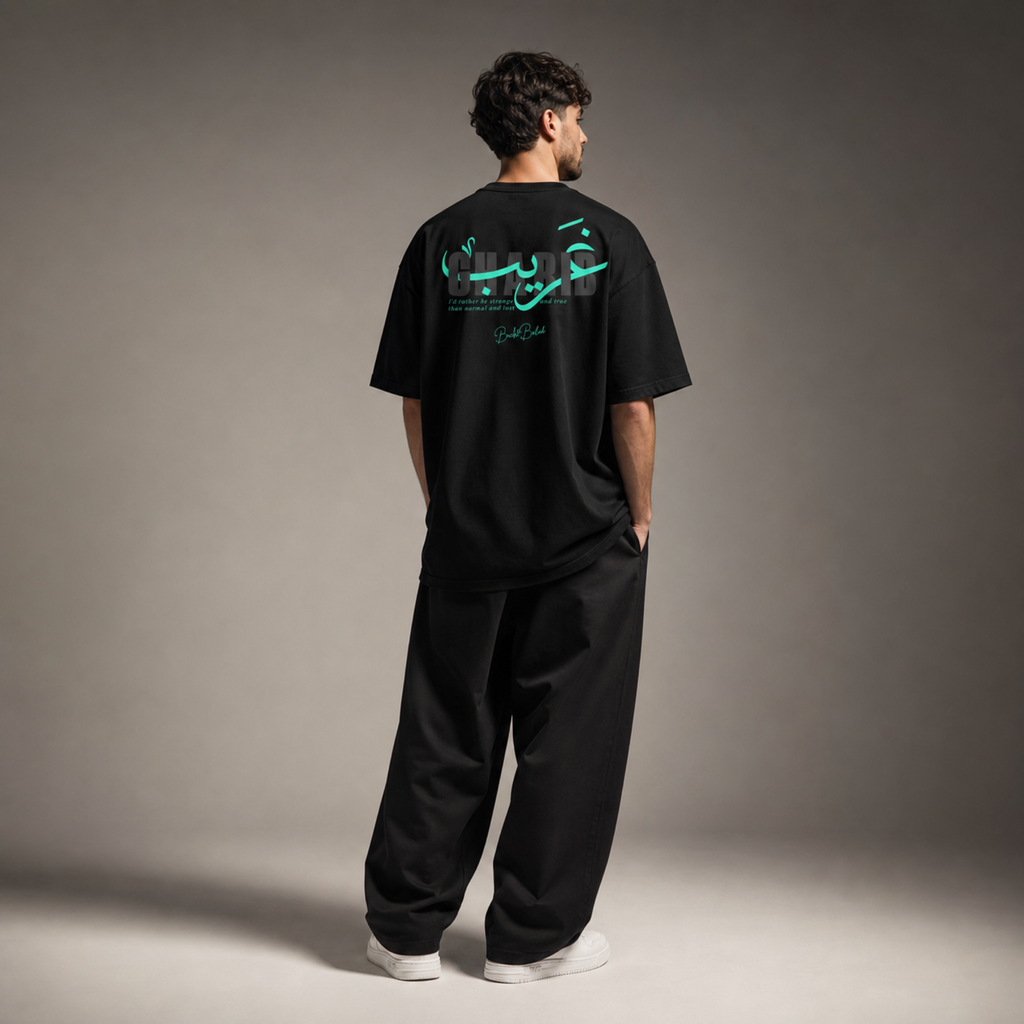 Gharib x Stranger Oversized Baumwolle T Shirt